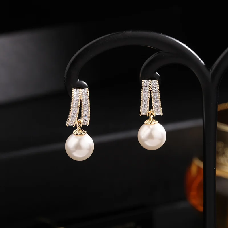 

French Minimalist Zircon for Women S925 Silver Needle Creative Jewelry Wholesale Geometric Pearl Earrings 2024 New Mode