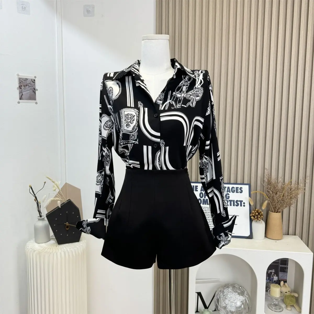 

2025 Summer Women's Long Sleeve Shirts Luxury Brand Shirt With Classic Logo Fashionable Versatile Casual Top for Trendy Outfits