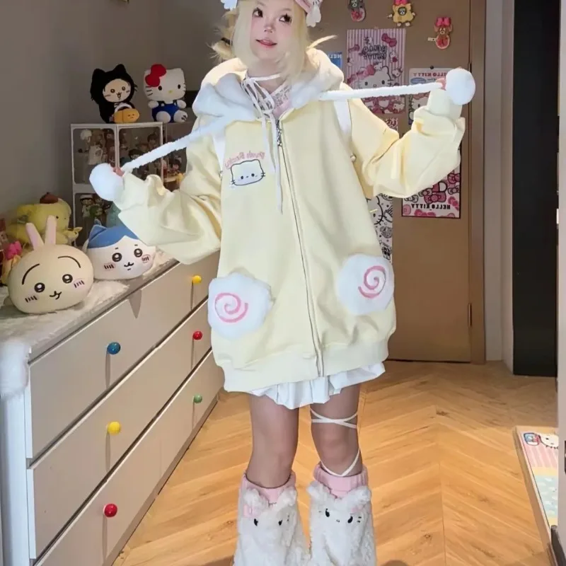 

Новый милый свитер с вышивкой Sanrio Hello Kitty, женский осенне-зимний флисовый утолщенный свободный кардиган с капюшоном, милое пальто, подарок