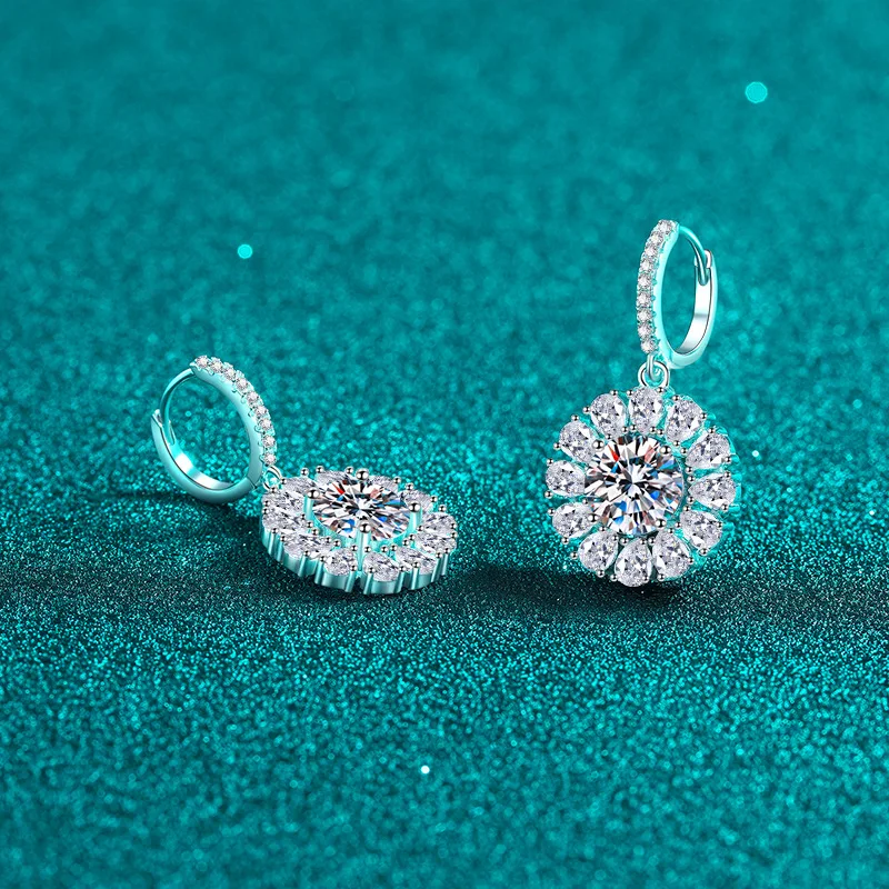 Elegant PT950 Platinum Luxurious 2-carat Moissanite Stud Earrings, Gorgeous Sunflower Diamond-studded Earrings Holiday Gift