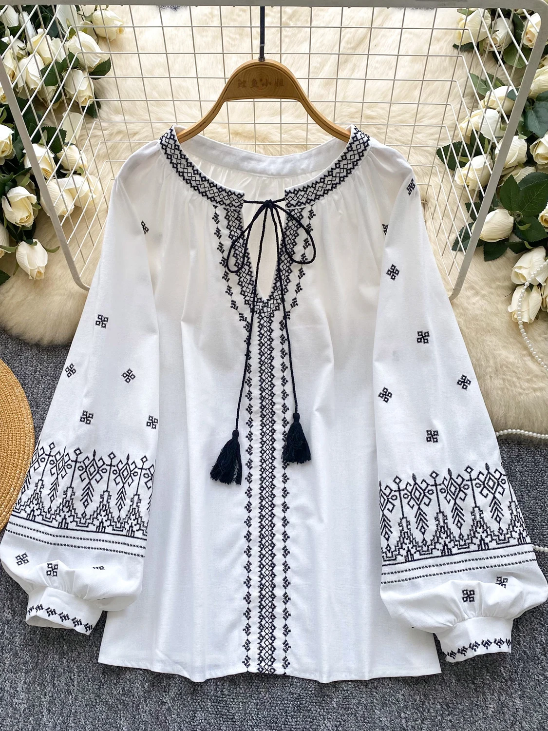 

Retro Ethnic Sle Lantern Sve irt Women Loose Tie Ne Totem Embroidery Lightweight Mature Lady Top Korean Sle