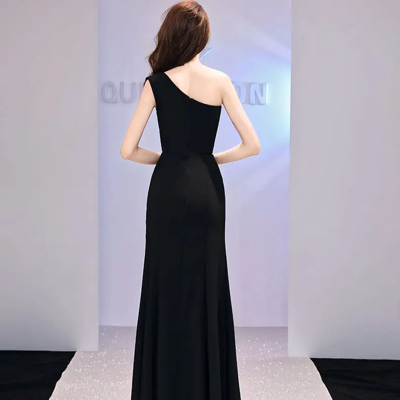 Women's Light Luxury One Shoulder Black Long Dress Fishtail Prom Dress Host Evening Gowns Dresses