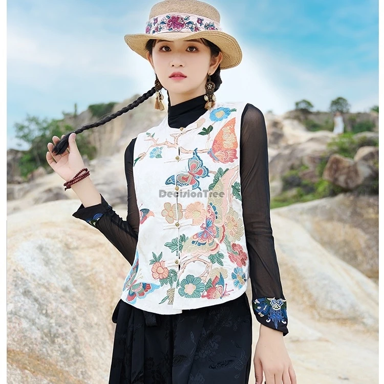 

2025 new chinese ethnic style vest embroidery loose casual style sleeveless cheongsam button vest fashion retro tang suit top t1
