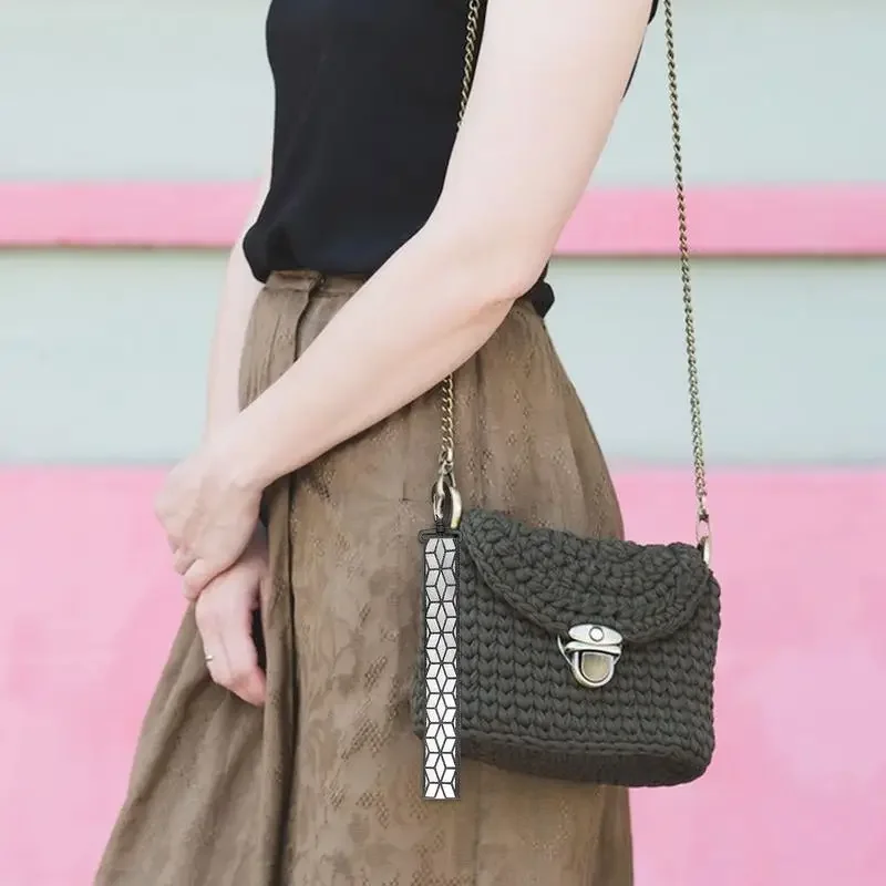 Safety Reflector Pendant Clothing Safety Reflective Keychain Pendant Lightweight And Portable Outdoor Tool For Running Cycling