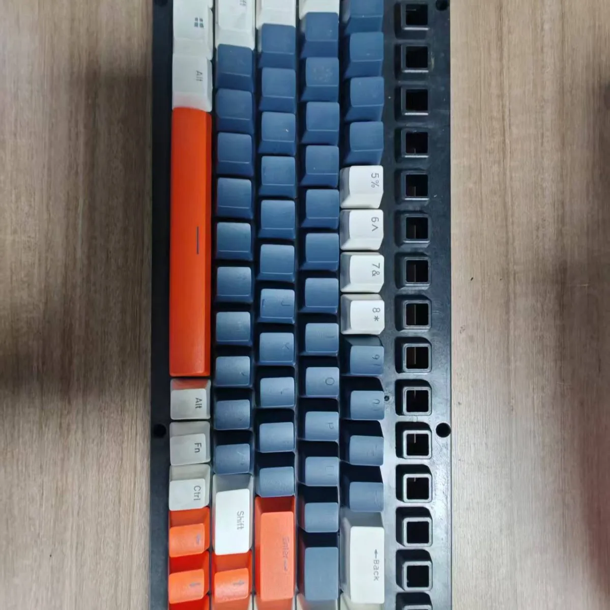 Universal two-color keycaps  free matching  one-piece delivery  keycaps not keyboard Bluetooth