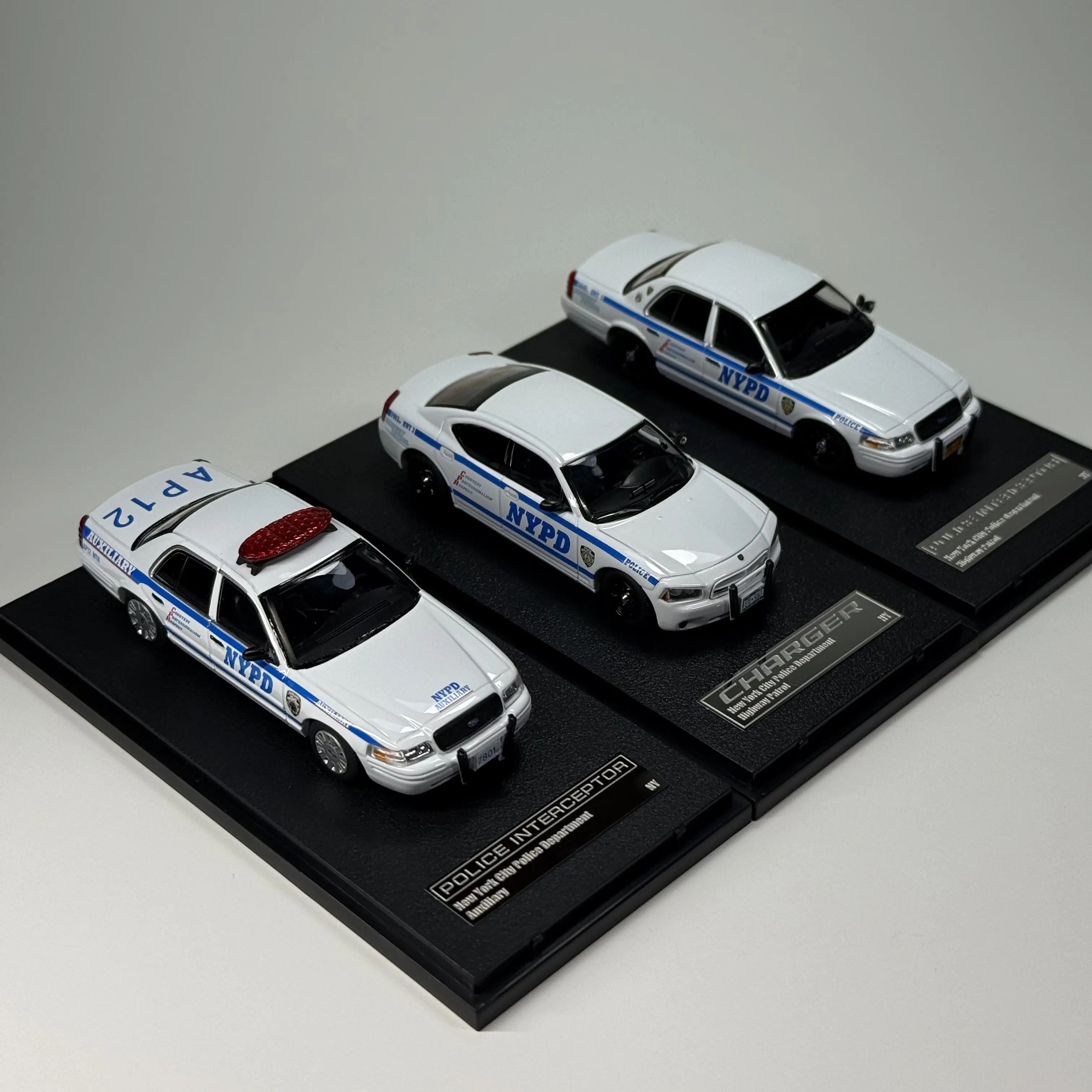 Diecast Rollin 1:64 Scale NYPD Auxiliary Patrol Car Department HWY CV Alloy Car Model