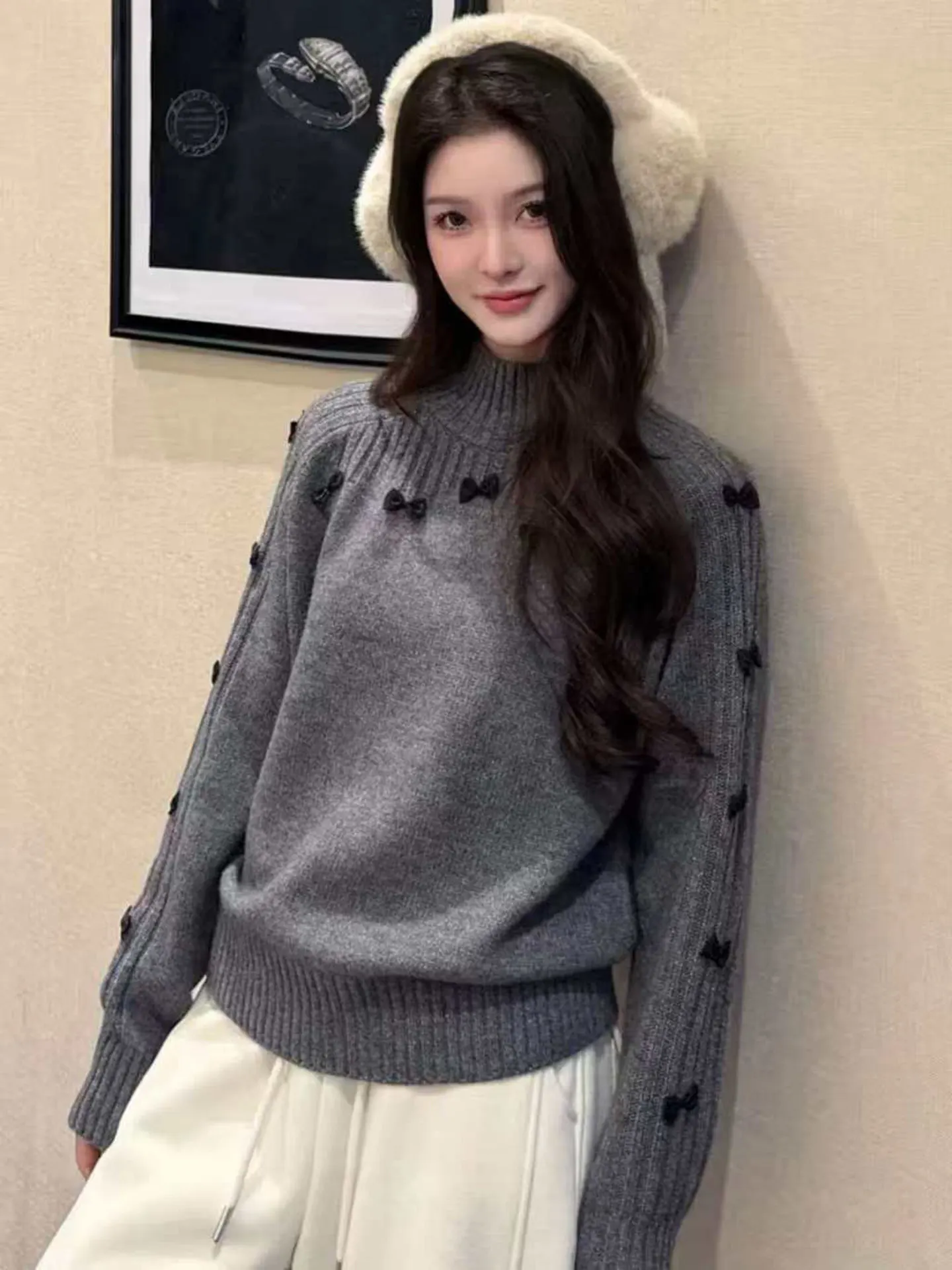 

Красный вязаный свитер с бантом, полувысоким воротником, женский, новогодний, повседневный стиль, мягкий топ с длинными рукавами для ношения под одеждой