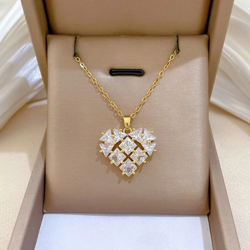 Exquisite Sweet Gold Color Stainless Steel Hollowed-out Heart-shaped Zircon Pendant Necklace for Women Collarbone Chain Jewelry