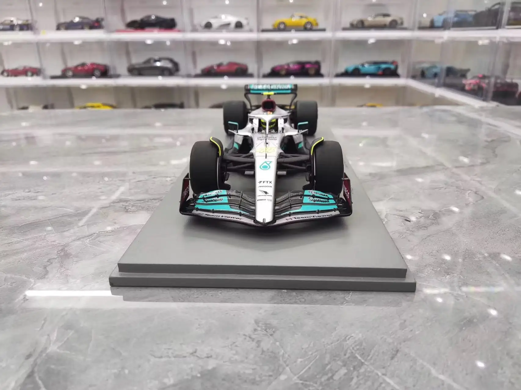 Spark 1:18 F1 W13 Hamilton 2022 France Simulation Limited Edition Resin Metal Static Car Model Toy Gift