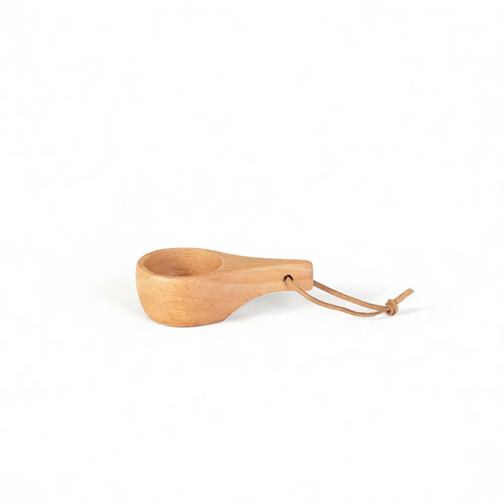 Modern Solid Wood Mug Walnut Timber Coffee Cup Natural Feel Handcrafted Drinkware Durable Simple Stylish Vessel
