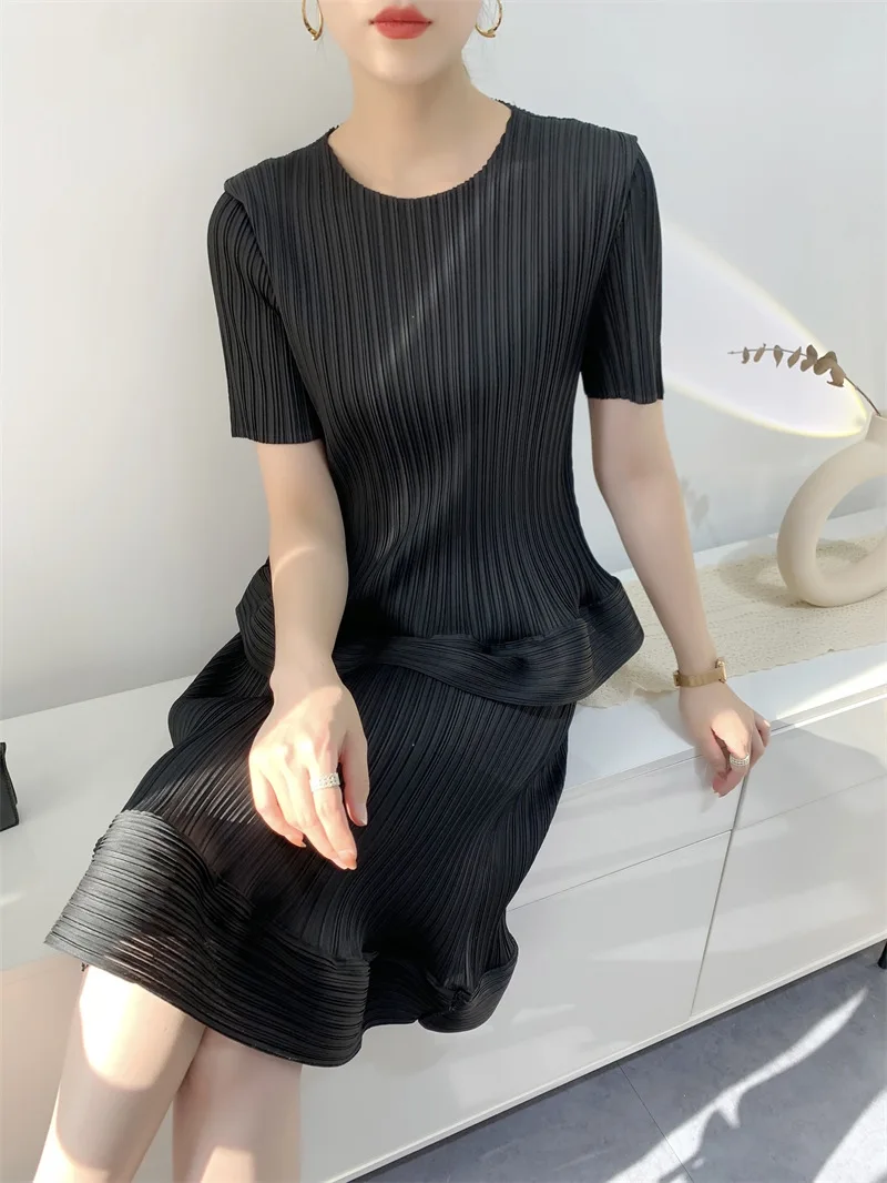 Miyake Pleated Suit Female 2023 Summer New Solid Color round Neck Short Sleeves Top High Waist Skirt Casual Two-Piece Set women