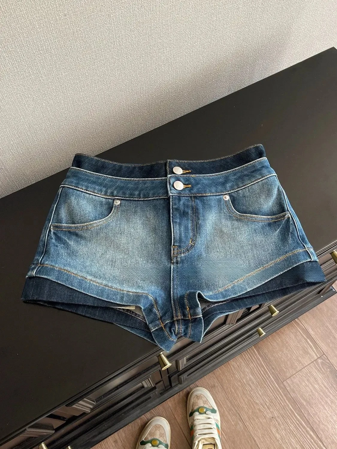 Denim Shorts Women's 2026 New Washed Old Fake Two Pieces Double Waist Low Waist Retro Spice Girl Slim Casual Pants