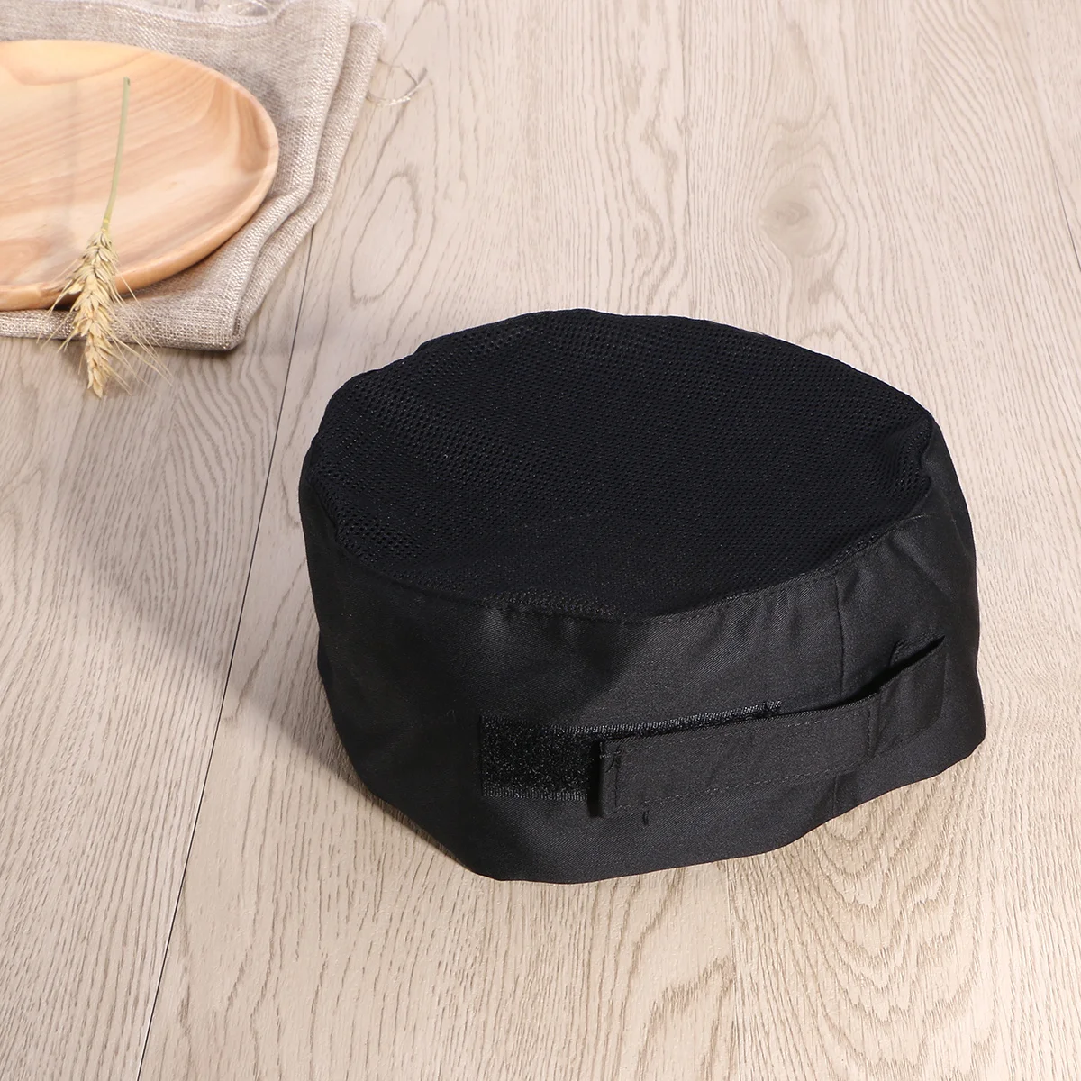 Schwarze Kochmütze aus Netzstoff, Einheitsgröße, verstellbarer Riemen, atmungsaktiv, professionelle Catering-Schädelkappe, ideal zum Kochen, Backen, Küche