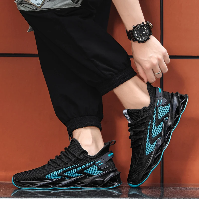 Men's Casual Sports Shoes Lightweight Non-slip Safety Shoes 2022 Spring Autumn Male Breathable Classic Outdoor Walking Sneakers