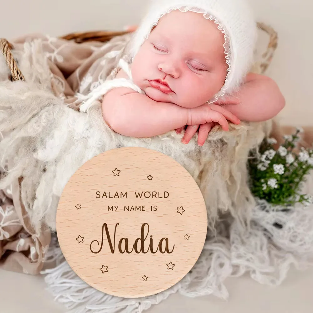 

Персонализированная деревянная веха Salam World, исламская мусульманская карточка для новорожденных мальчиков и девочек, добро пожаловать в мир, подарки на день рождения для детского душа