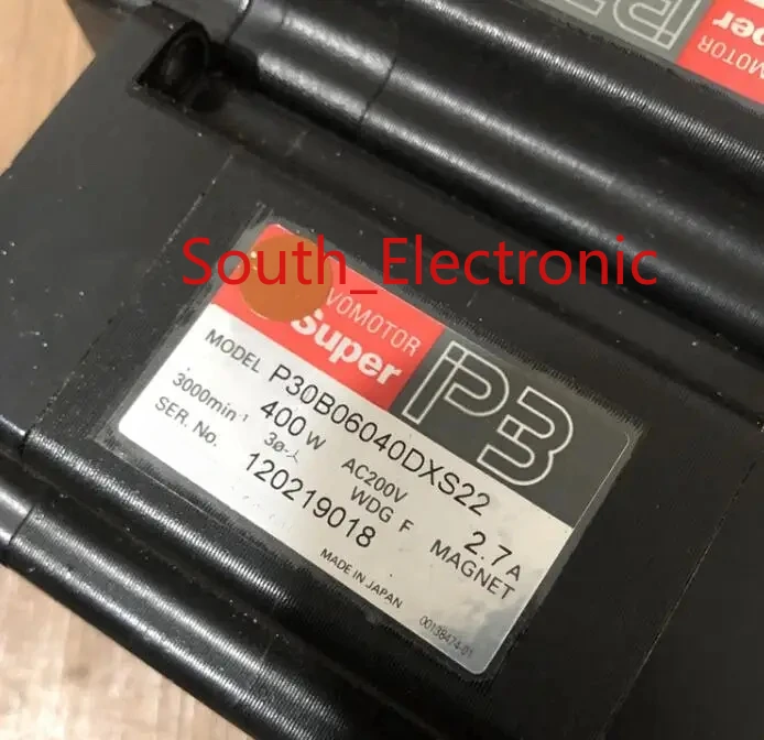 P30B06040DXS22  servo  motor  ,  In good working condition, free shipping  a