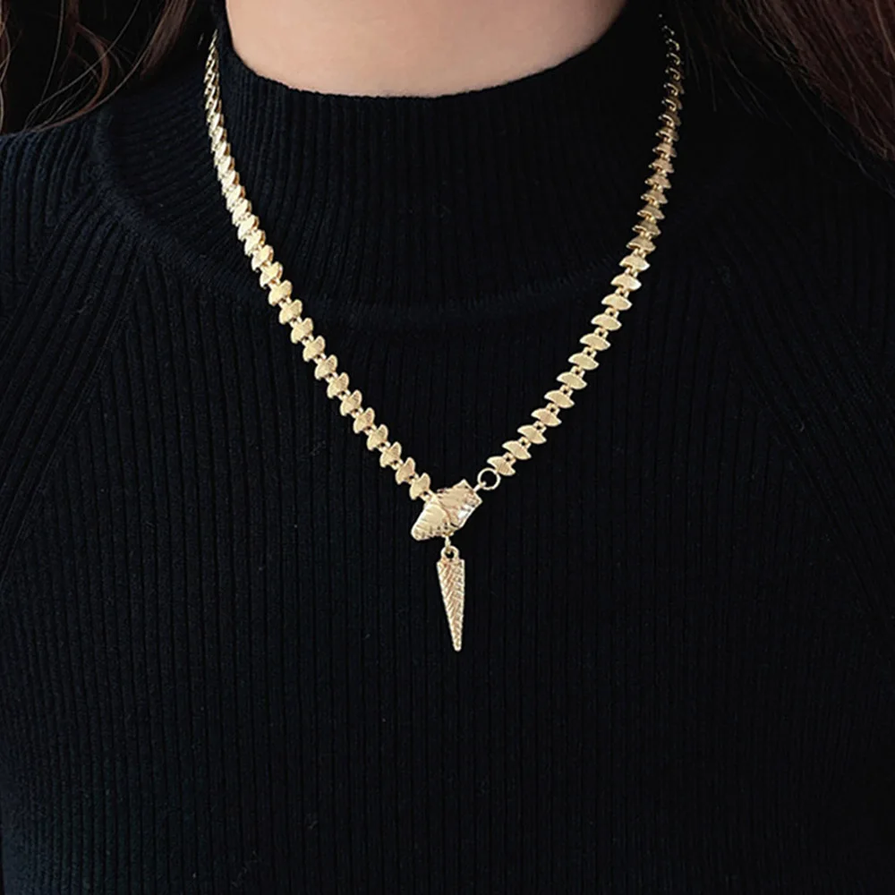 2026 New Cooper Metal Snake Necklace for Women Light Luxury European and American Statement Sweater Chain Party Jewelry Gift
