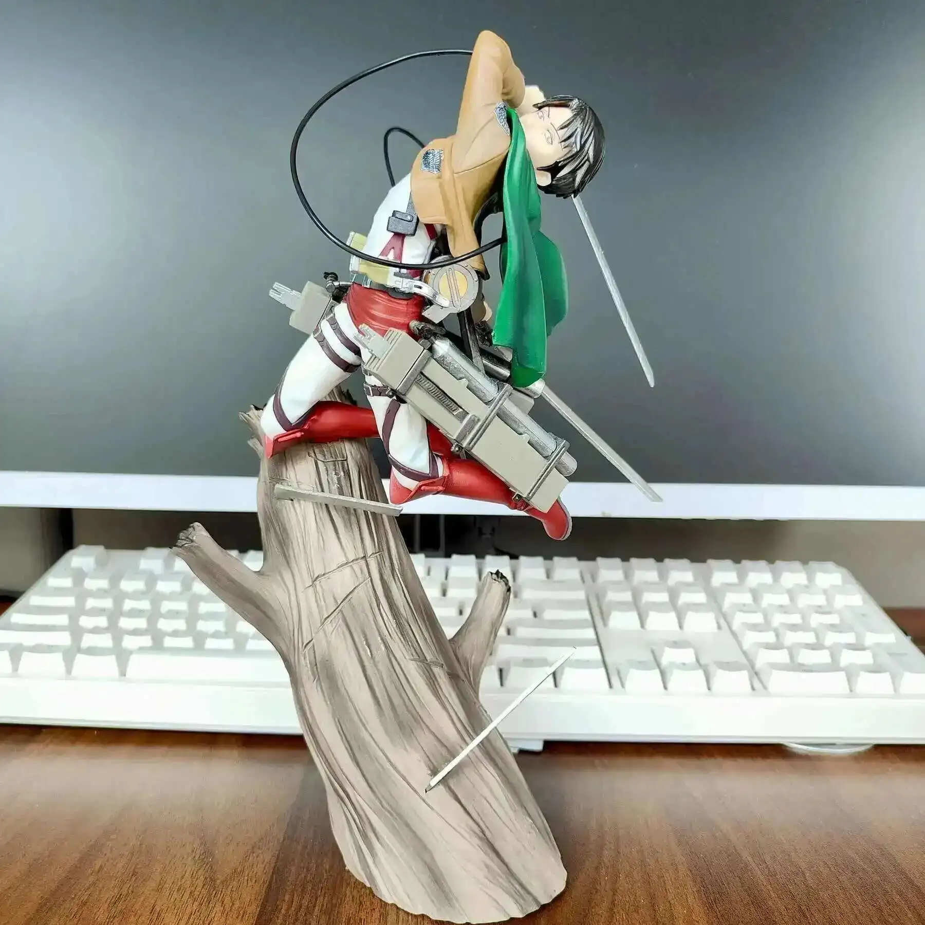 

28cm Anime Attack On Titan Levi Renewal 1/8 Scale Action Figure Toys Collection Pvc Model Doll Gift