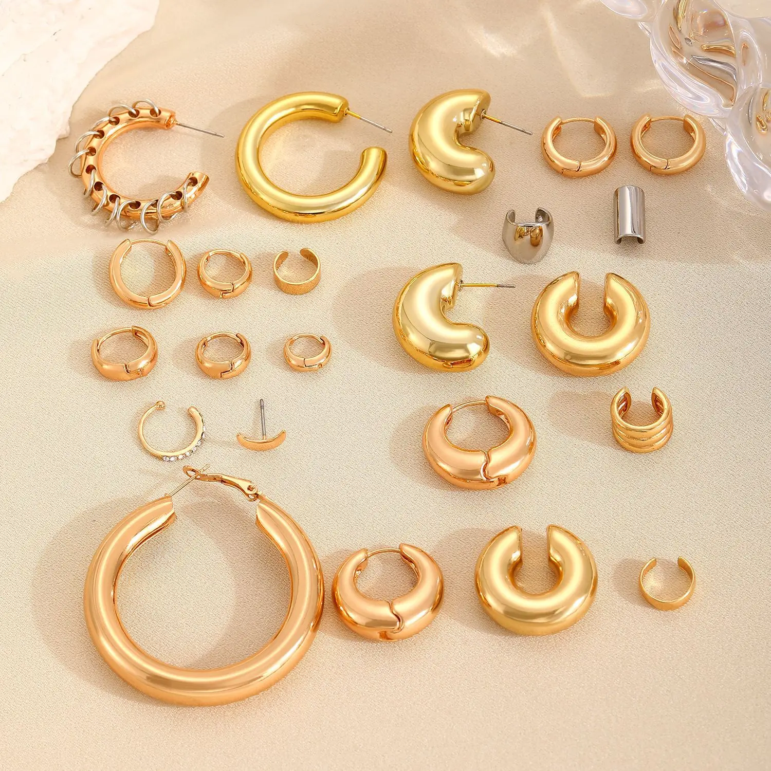 Exaggerated Gold Color Earrings Ear Clip Set For Women Metal Earing Jewelry 2024 Trending Women's Clip Earrings  Without Hole