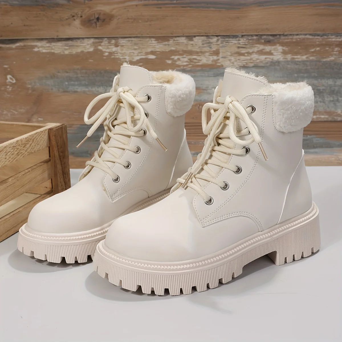 Women's Fleece Lined Snow Boots Winter Warm Round Toe Lace Up Short Boots Thermal Lug Sole Platform Boots