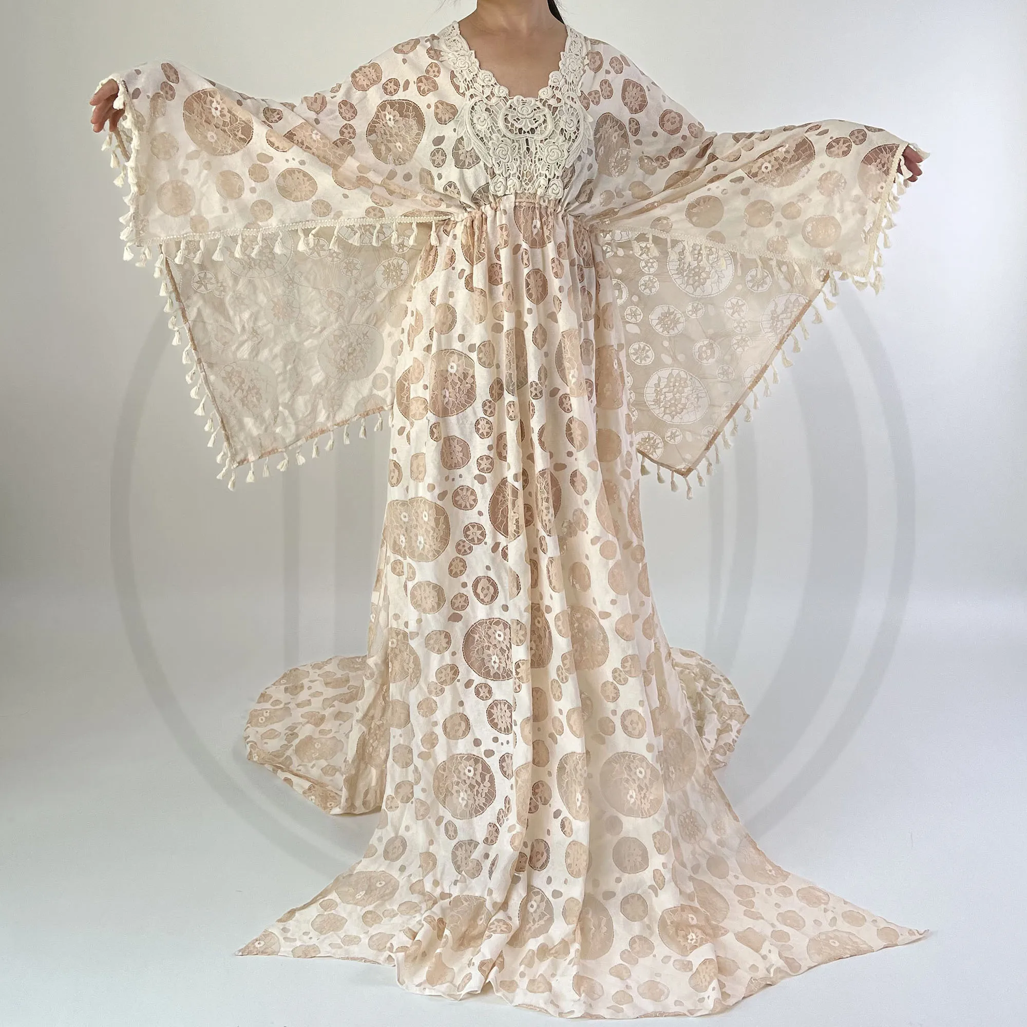 Don&Judy Boho Vintage Wedding Dresses Bride Vestidos De Noiva Lace Appliques Tassels With Cape Bohemian Party Evening Beach Gown