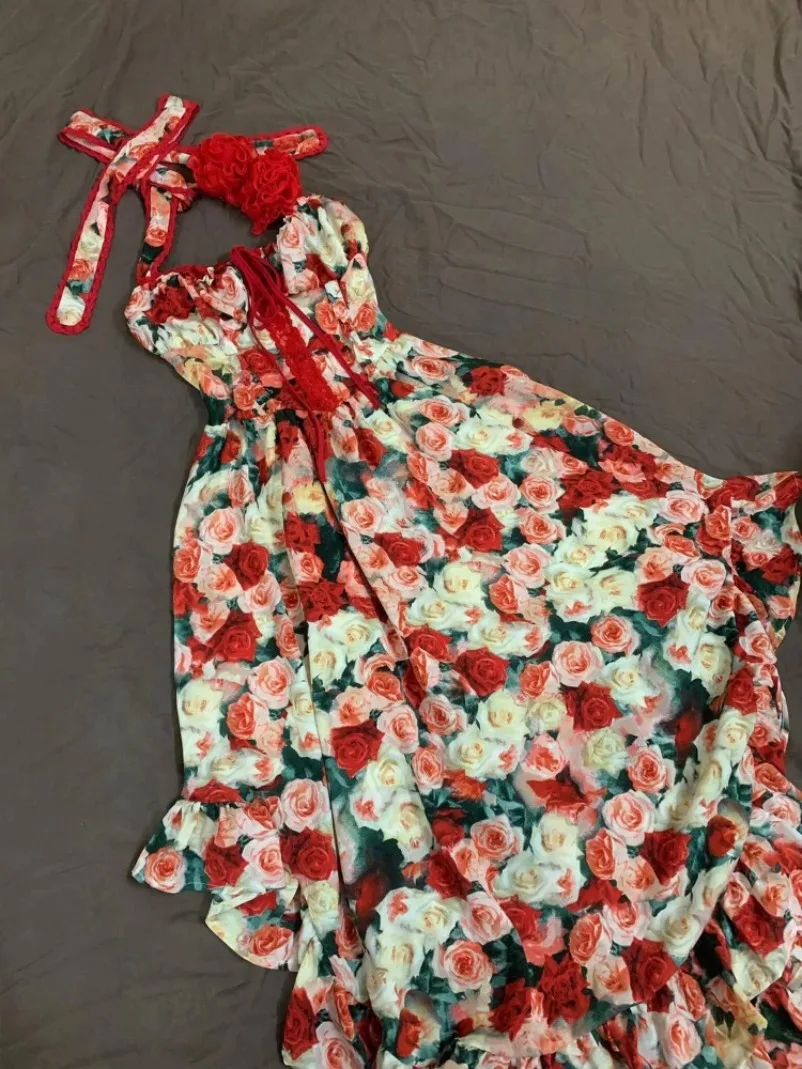 Abito floreale senza maniche dal design irregolare per le vacanze Abito da spiaggia sexy senza schienale in chiffon per le vacanze da donna Estate 2025 Stile coreano Chic