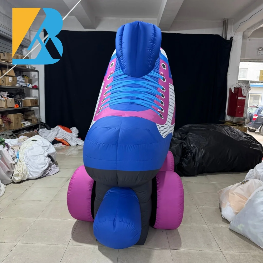 Op maat gemaakt 3 meter hoogte groot opblaasbaar rolschaatsontwerp voor sportevenement decoratiespeelgoed