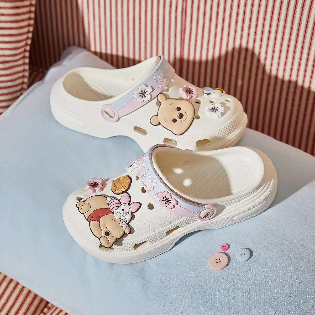 

Сандалии-сабо Disney Winnie the Pooh Sakura для женщин, милые мультяшные летние тапочки с отверстиями, удобные для дома и улицы, пляжные, в подарок