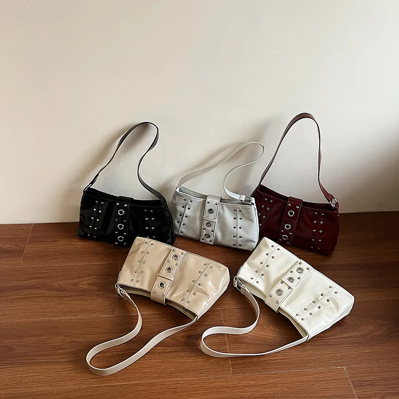 

2025 European American New Trendy Spice Girls Large-Capacity Underarm Bag Advanced Rivets Niche Design Fashionable Shoulder Bag