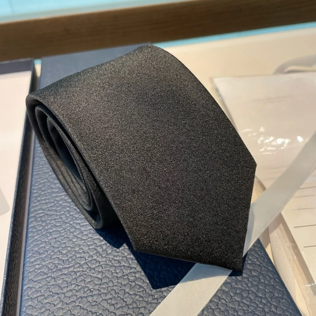 Cravatte da uomo di marca di lusso regalo di festa fatte a mano 100% twill di seta di alta qualità morbida sulla pelle stile CD papillon formale da lavoro