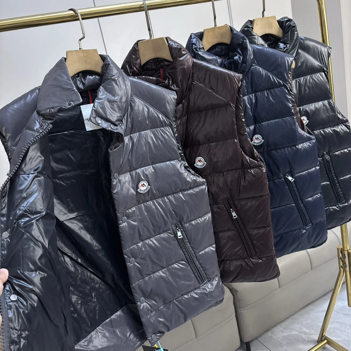 

Men's Stand Collar down Vest Jaet Autumn Winter High Puffin Warm Waterproof Faionable Polyester Fiber White Du down