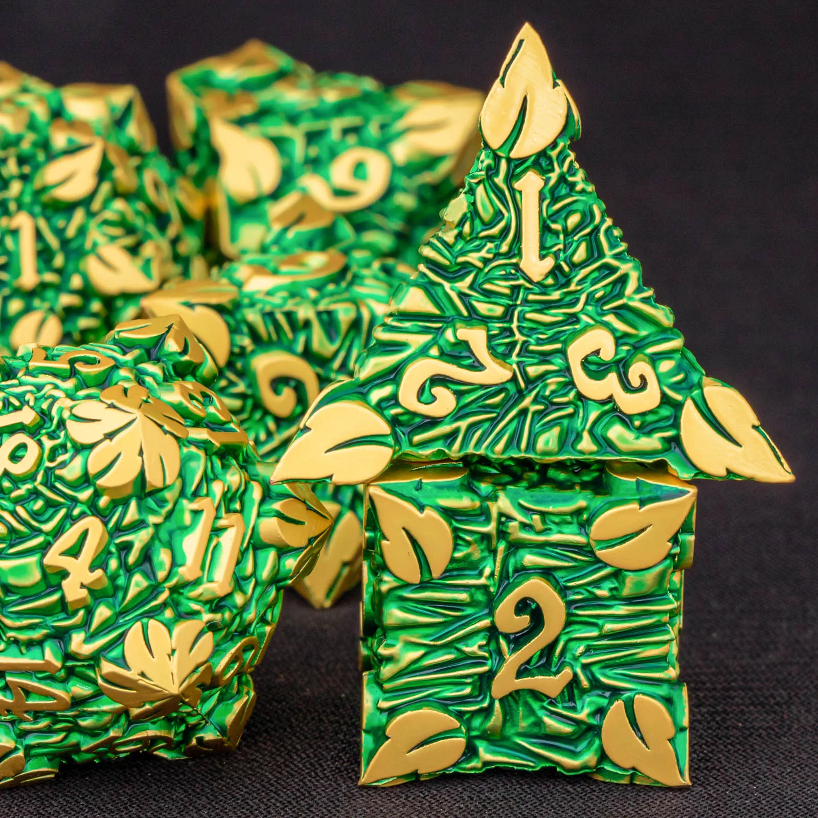 

DND Dungeon and Dragon Dice Set, Handmade Polyhedral Metal Dice Set for RPG Role Playing Game, 7pcs D&D Dice D20 D12 D10 D8 D6 D