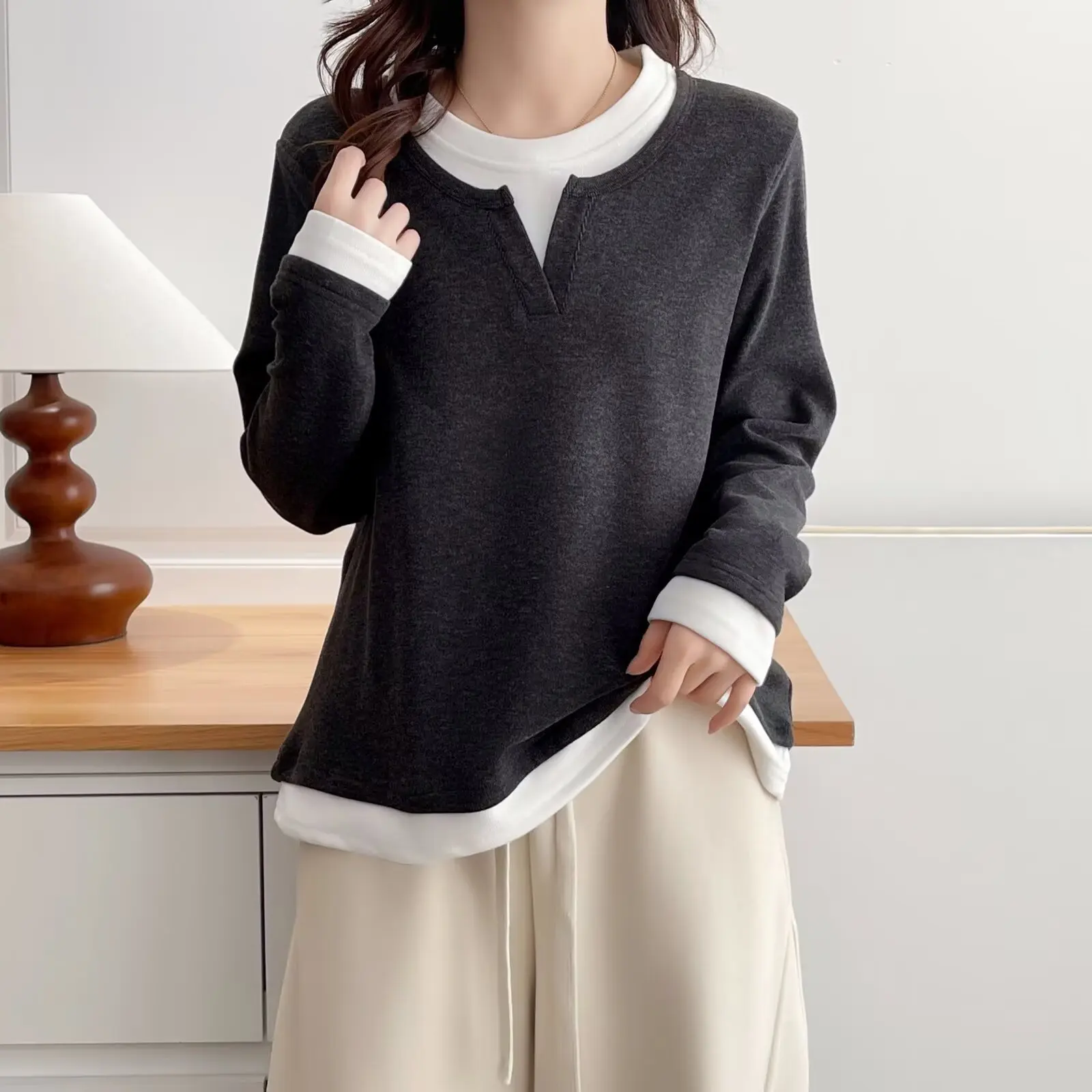 

XXXXL модная женская одежда больших размеров, футболка, новые осенние и зимние теплые топы с цветными блоками из двух предметов, флисовые теплые топы 2533