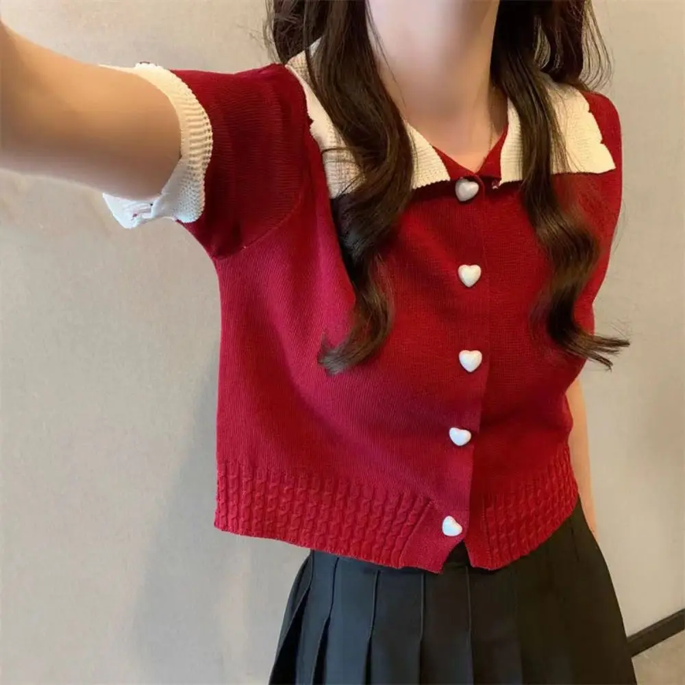 V-Ausschnitt Strick-T-Shirt mit Revers, Liebesknopf-Patchwork, Damen Slim Crop Top, Sommer-Oberteil im koreanischen Stil, Kurzarm-Oberteil für den Urlaub