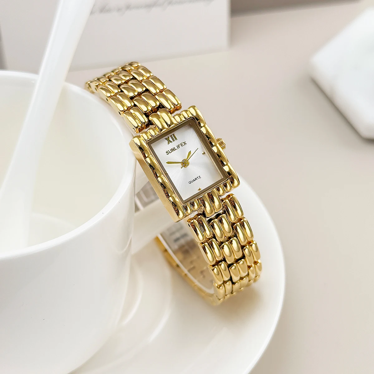 

SUNLIFEX Elegant Fashion Gold Bracelet Woman Watches Square Dial Quartz Steel Strap Watch Business Wristwatch Casual Clock reloj