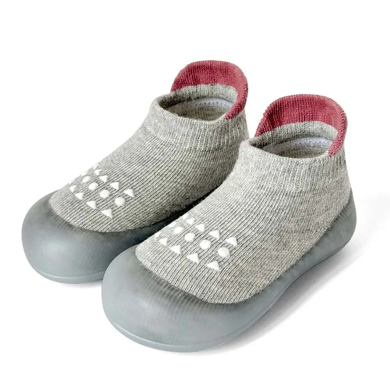 Bebê primeiro sapatos de caminhada infantil sola de borracha meias para a criança meninos meninas respirável casa chinelo recém-nascido deslizamento