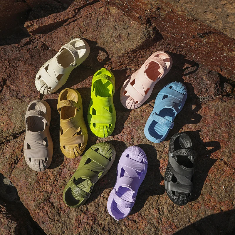 2026 Men's and Women's Summer Barefoot Beach Shoes Thick Bottom Boys and Girls Wear Outdoor Sandals Slippers Beach Accessories