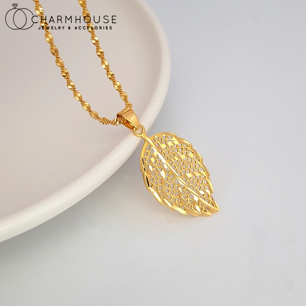 Yellow Gold Plated Charm Necklaces For Women Exquisite Leaf Pendant Necklace Chain Collier Femme Choker Trendy Jewelry Gifts