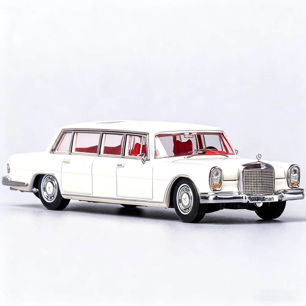 نموذج سيارة مصنوع من خليط معدني بمقياس 1/64 بنز بولمان 600 - لعبة سيدان فاخرة كلاسيكية قابلة للجمع وعرض عالي التفاصيل وهدية لعبة التراجع