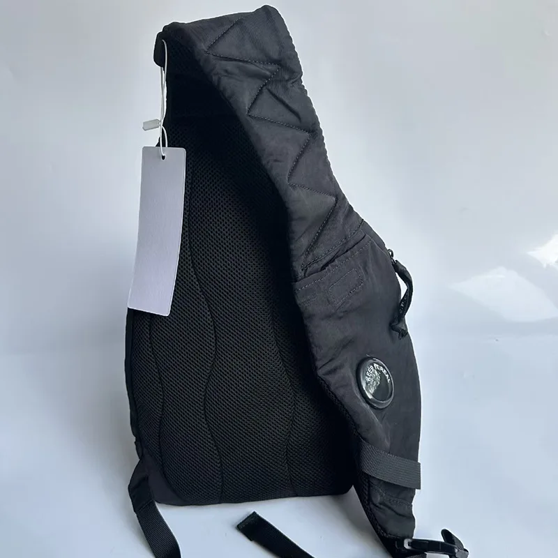 سعة كبيرة جديدة للرجال عادية متعددة الاستخدامات شخصية الرياضة في الهواء الطلق النايلون حقيبة كروسبودي حقيبة كتف واحدة