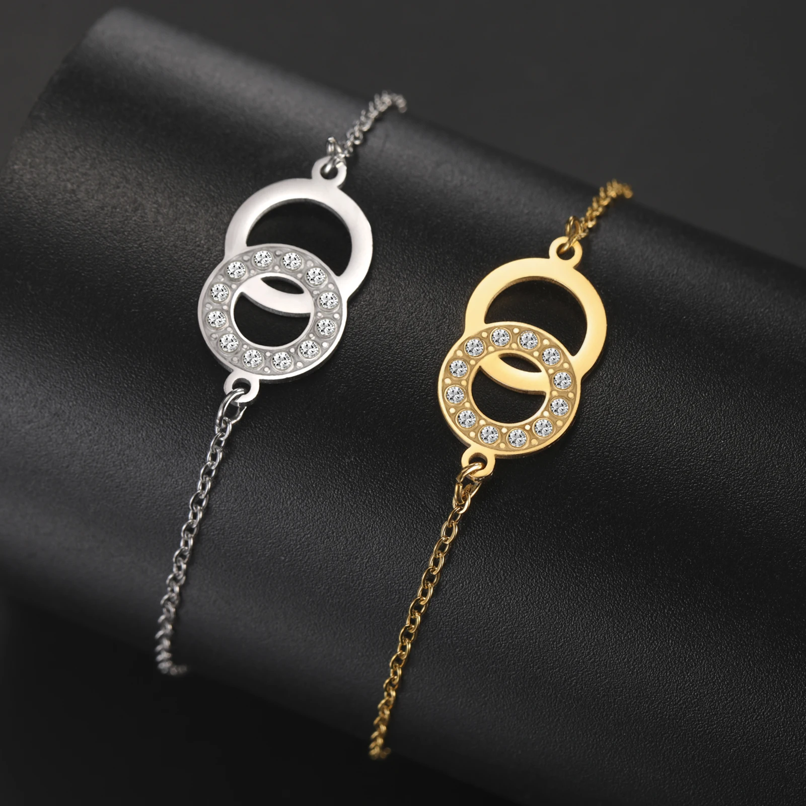 COOLTIME Shiny Linked Together Round Bracelets Stainless Steel Fashion Pop Eternal Chain Bracelet Jewelry Wedding Gift