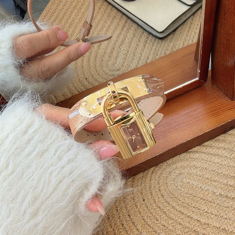 

2026 New Luxury Lock Dial Red Watch Women's Fashion High Quality Girls Leather Watch Women's Quartz Watch Jewelry Gift