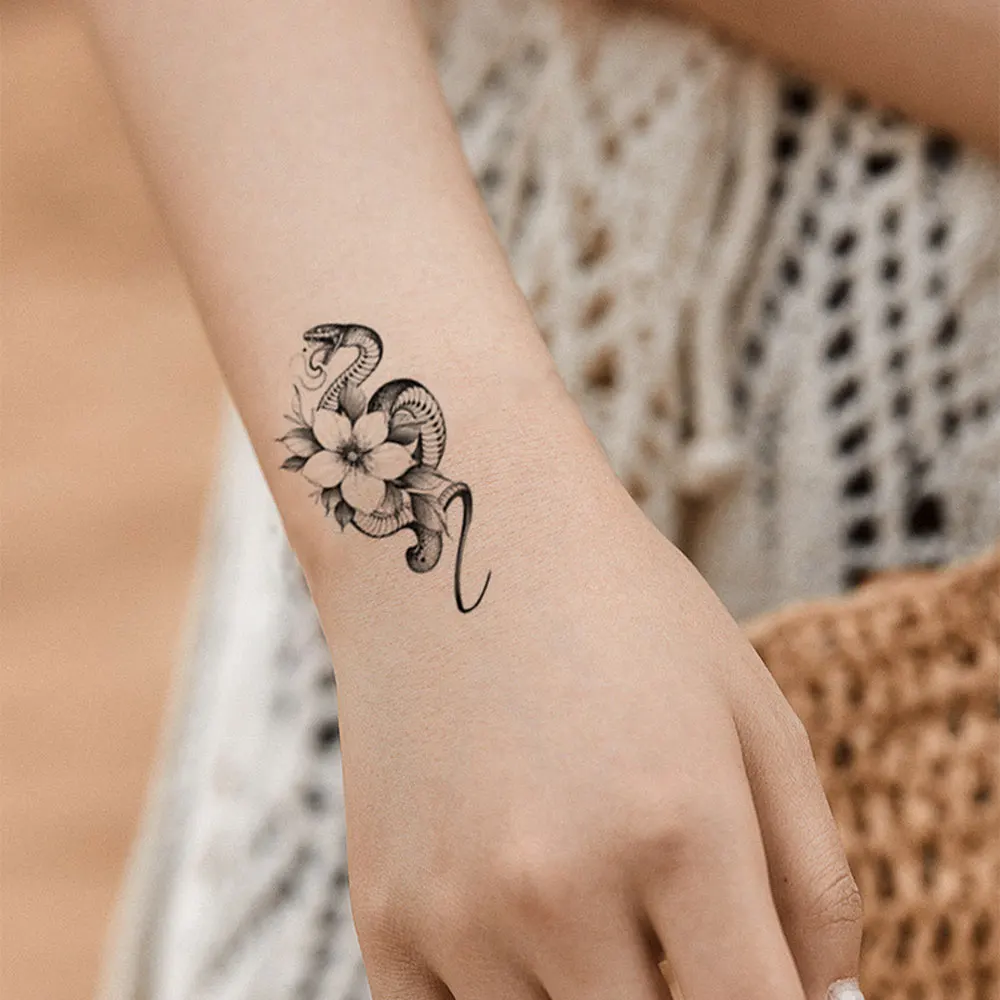 30pcs Small Size Animal Tattoo Stickers for Men Women Tiger Wolf Eagle Dragon Snake Pattern Fake Tattoo Temporary Waterproof