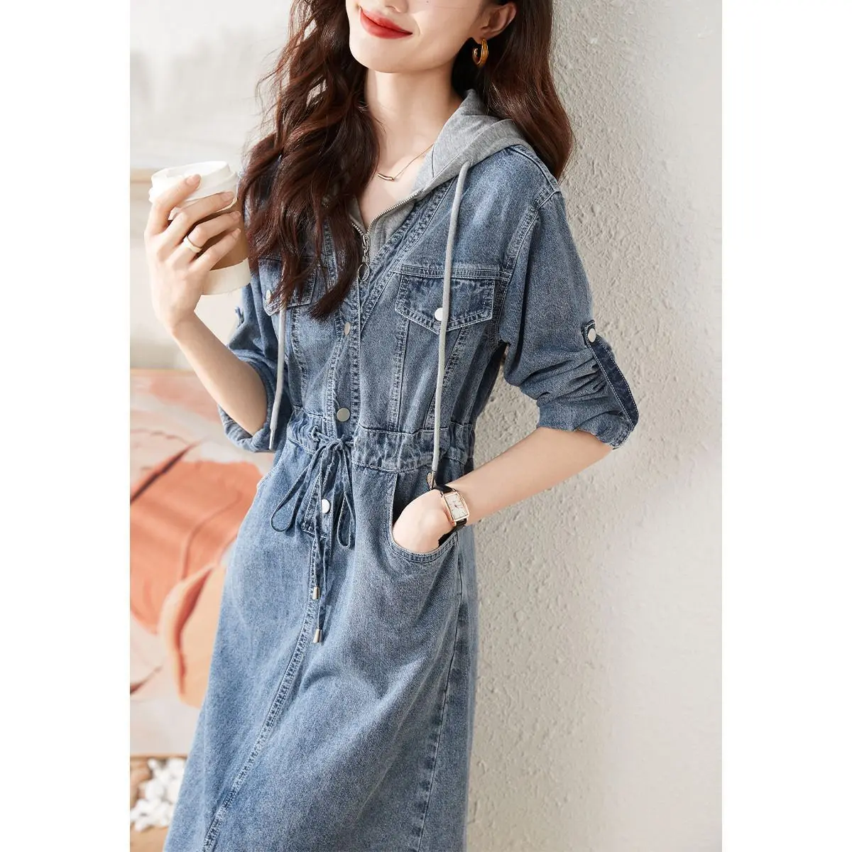 

The Spring and Autumn Annals Dress for Women Cowboy Fake Two Pieces Hoodie Montage Fashion Leisure Sense of Design Comfort