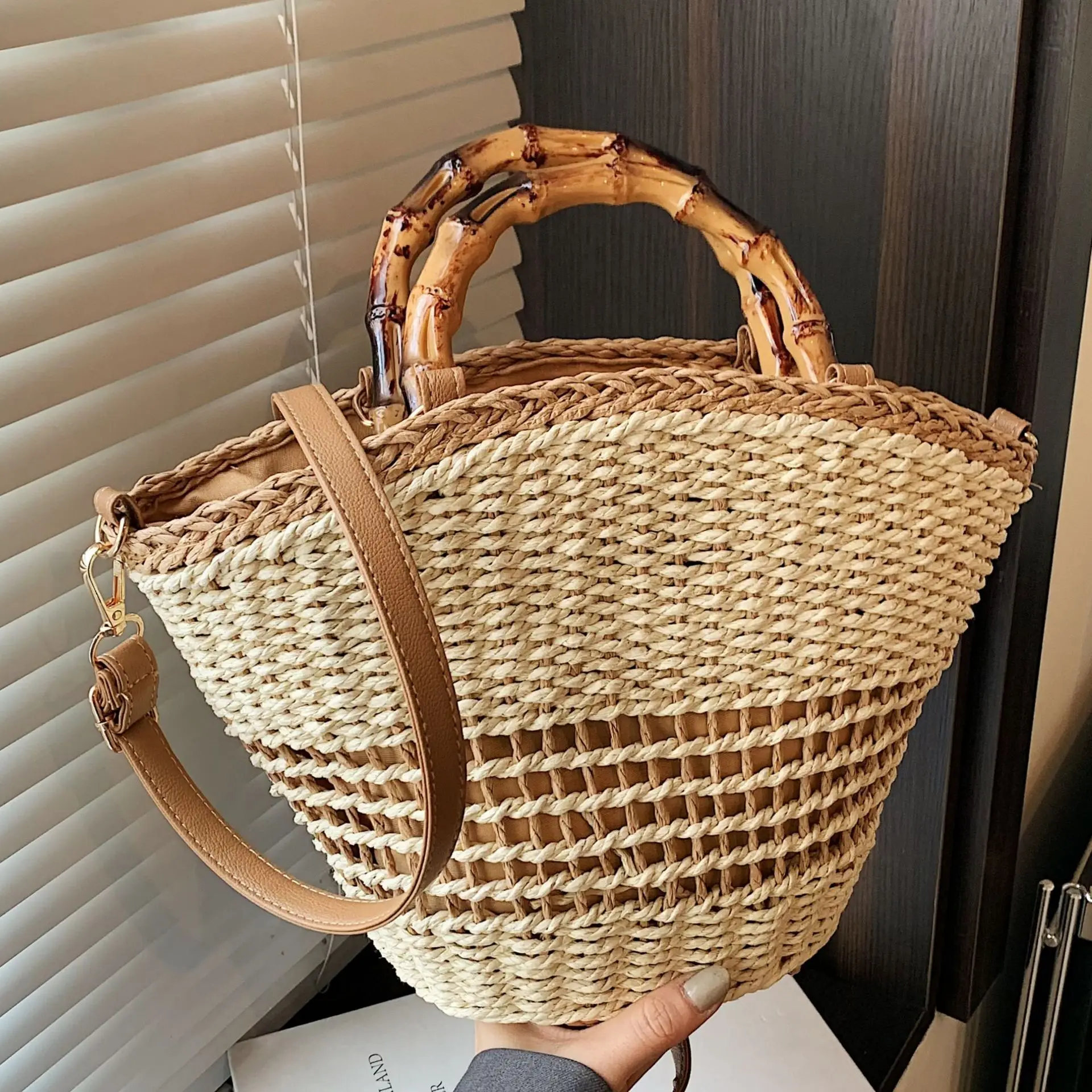 Straw bag female large-capacity vegetable basket 2024 new versatile leisure handheld seaside vacation beach tote bag