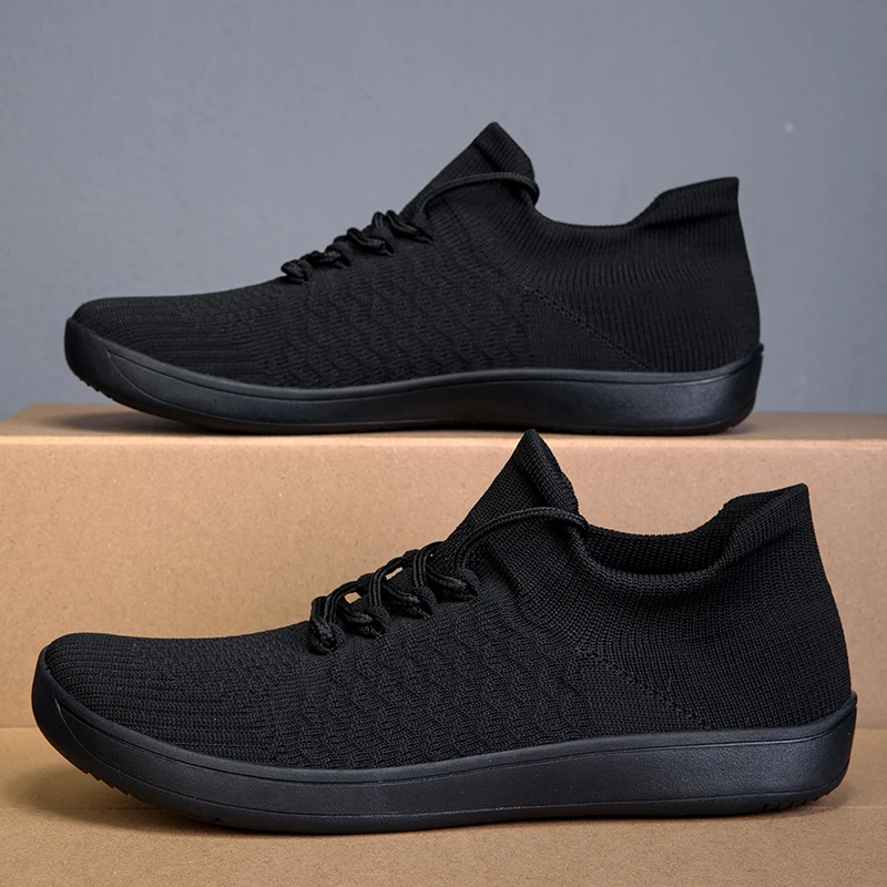 

Wide-Toe-Box Barefoot Shoes for Men Minimalist Breathable Comfortable Trail Walking Shoes Black Sneakers