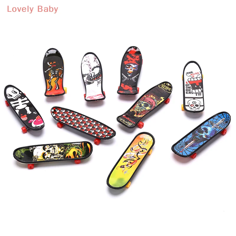 【BBS-7】Kunststoff Mini Skate Finger Skateboarding Griffbrett Neuheit Spielzeug für Jungen Geschenke
