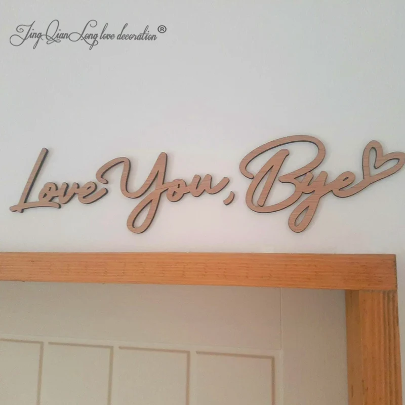 ป้ายไม้สลักข้อความ 'รักนะ ลาก่อน' สำหรับติดเหนือประตูทางเข้า ทำจากไม้ธรรมชาติ