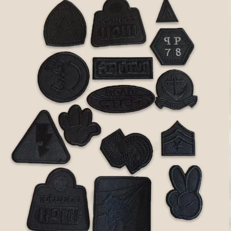 Parches negros autoadhesivos para chaquetas de plumón, parche bordado, insignia de ropa para niños, accesorios, pegatinas de emblema de costura DIY,