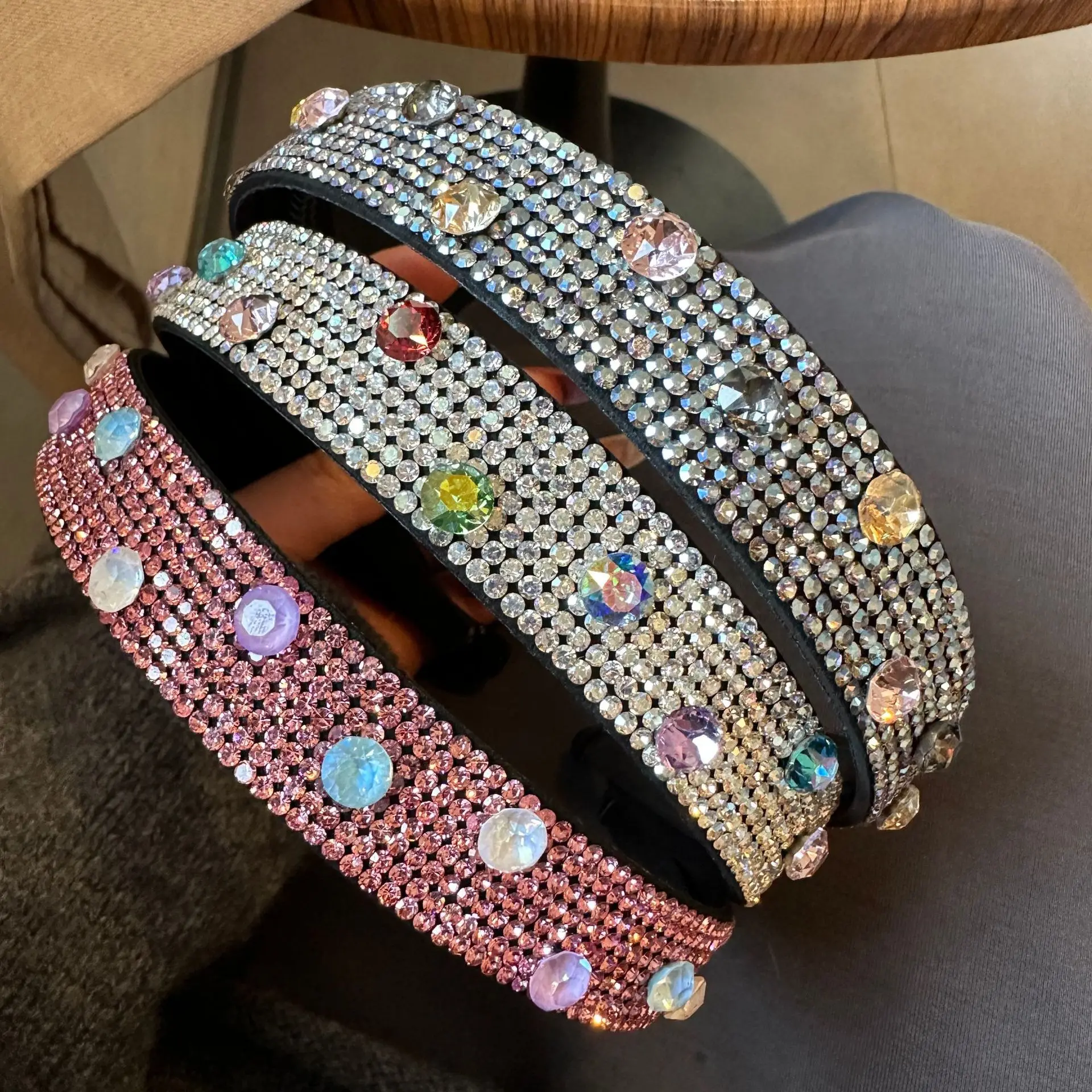 

Korean Light Luxury Fashion Elegant Inlaid Colorful Diamond Toothed Non-Slip Headband Hair Accessory